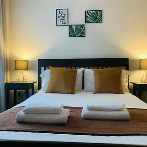 Unique 2 Bedroom In London/ Excel / Olympic Close To Line Tube Station With Gated Parking Space Apartamento Londres