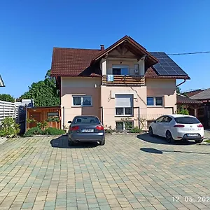 Vagon - Studio - Near Btc, Apartamento Liubliana