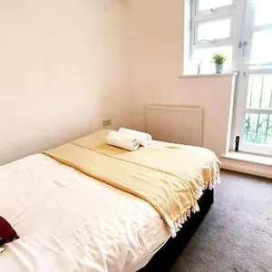 Aldgate Flats In E1. Apartamento Londres